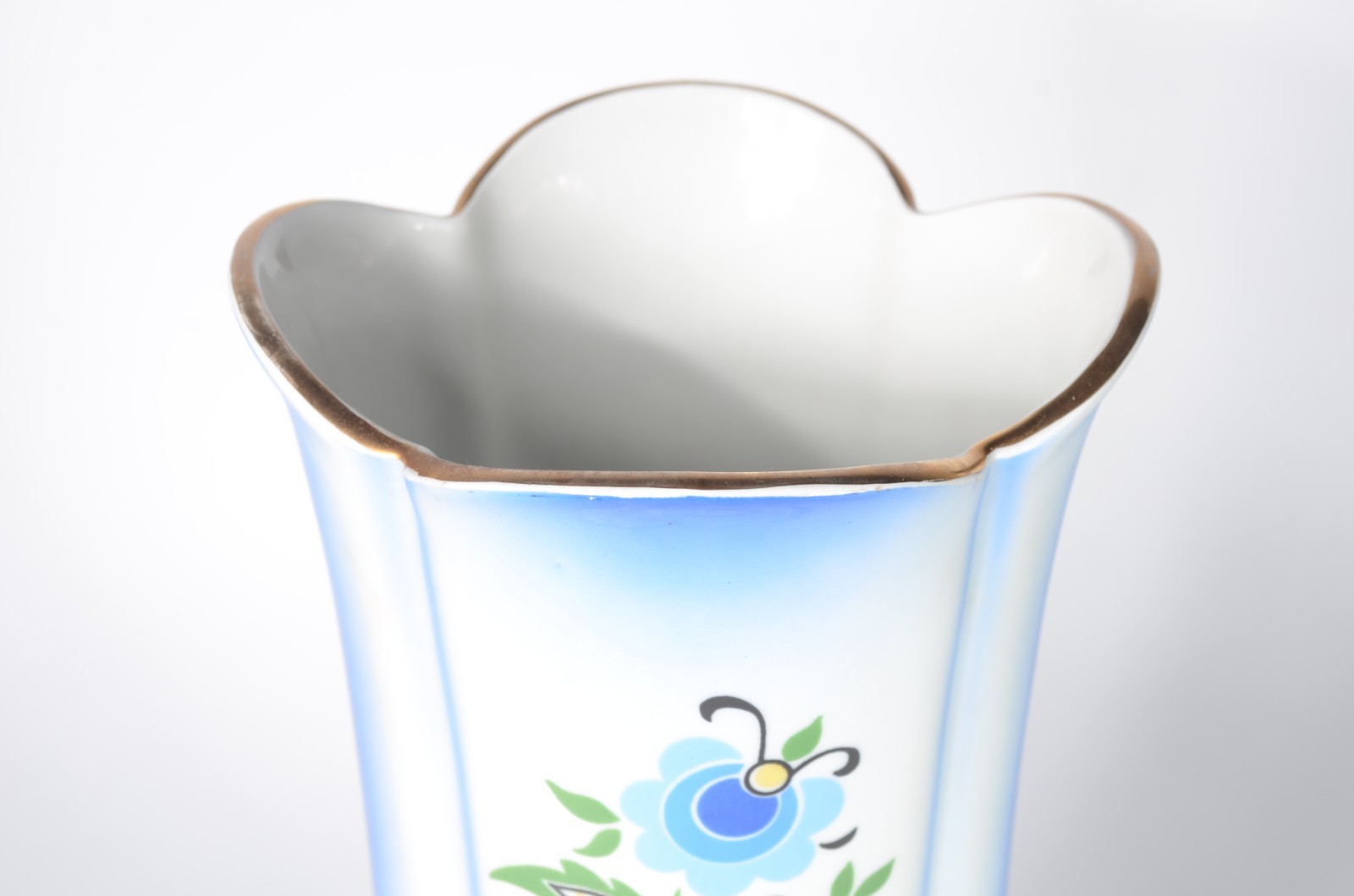 Vaso de porcelana polonesa azul degradé com flores em policromia... - foto 4 de 4