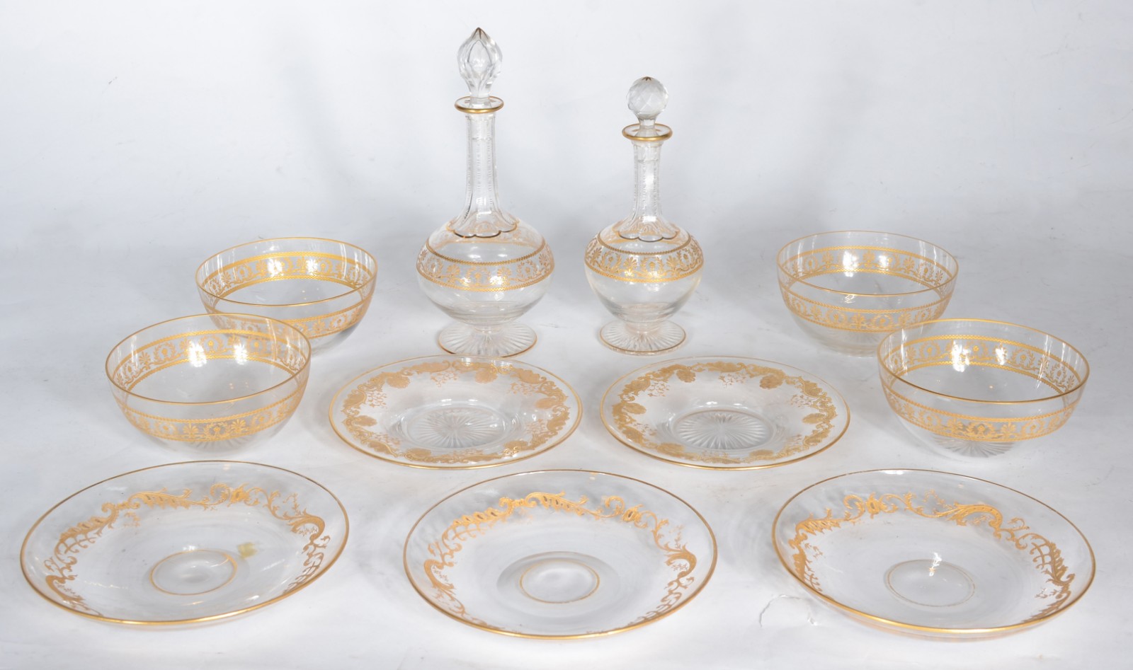 Diversas peças de cristal frances lavrado com rica pintura de... - foto 1 de 4
