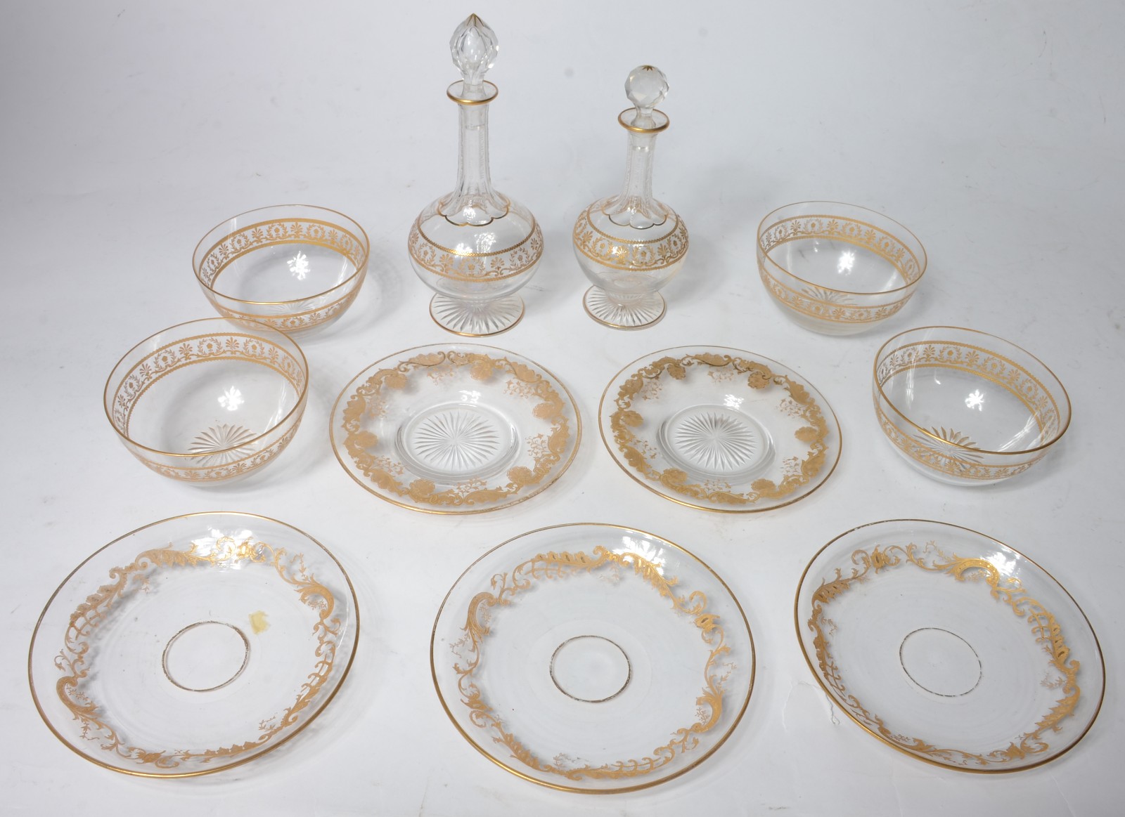 Diversas peças de cristal frances lavrado com rica pintura de... - foto 2 de 4