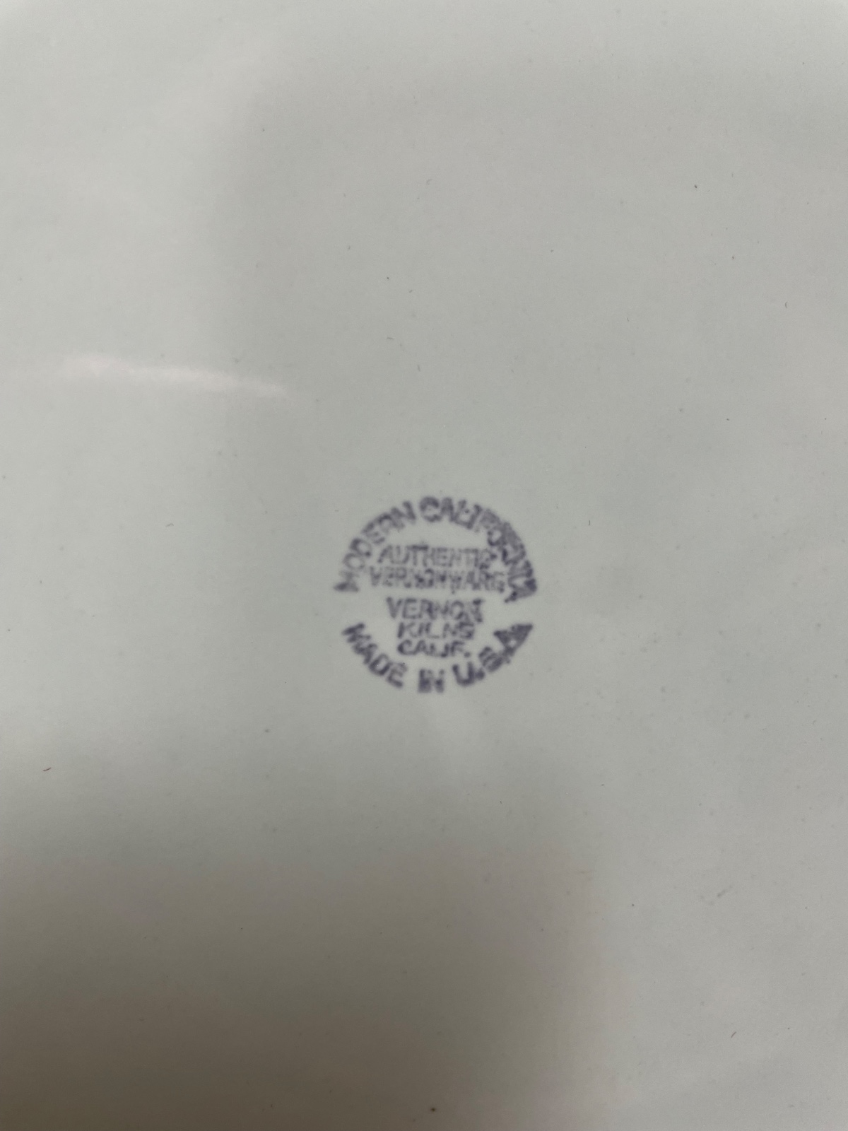 Diversas peças de porcelana, sendo: 6 xícaras de café Velho Paris com... - foto 8 de 8