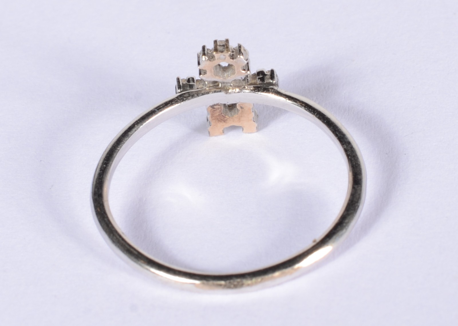 Anel de ouro branco 18 k., com menino com aproximadamente 21... - foto 3 de 4