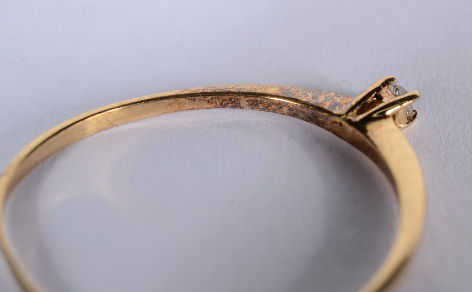 Solitário de ouro 18 k., com brilhante de 0,2 ct. Aro 18. (Por... - foto 5 de 5