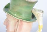 Beswick, Title Deeds - Jarra de faiança inglesa Beswick na forma de figura com cartola em policromia.