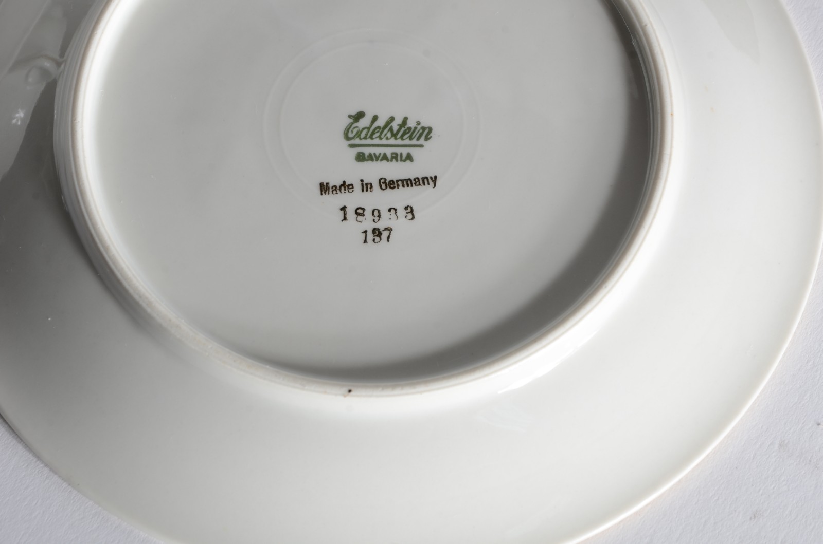 Aparelho de jantar de porcelana alemã da Bavaria, composto de: 24... - foto 6 de 6