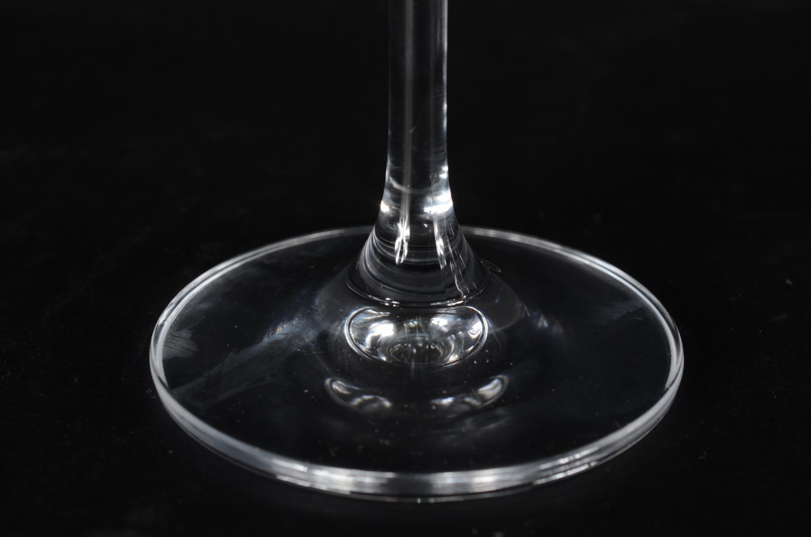 Seis taças de cristal para vinho branco, 340 ml. - foto 2 de 3