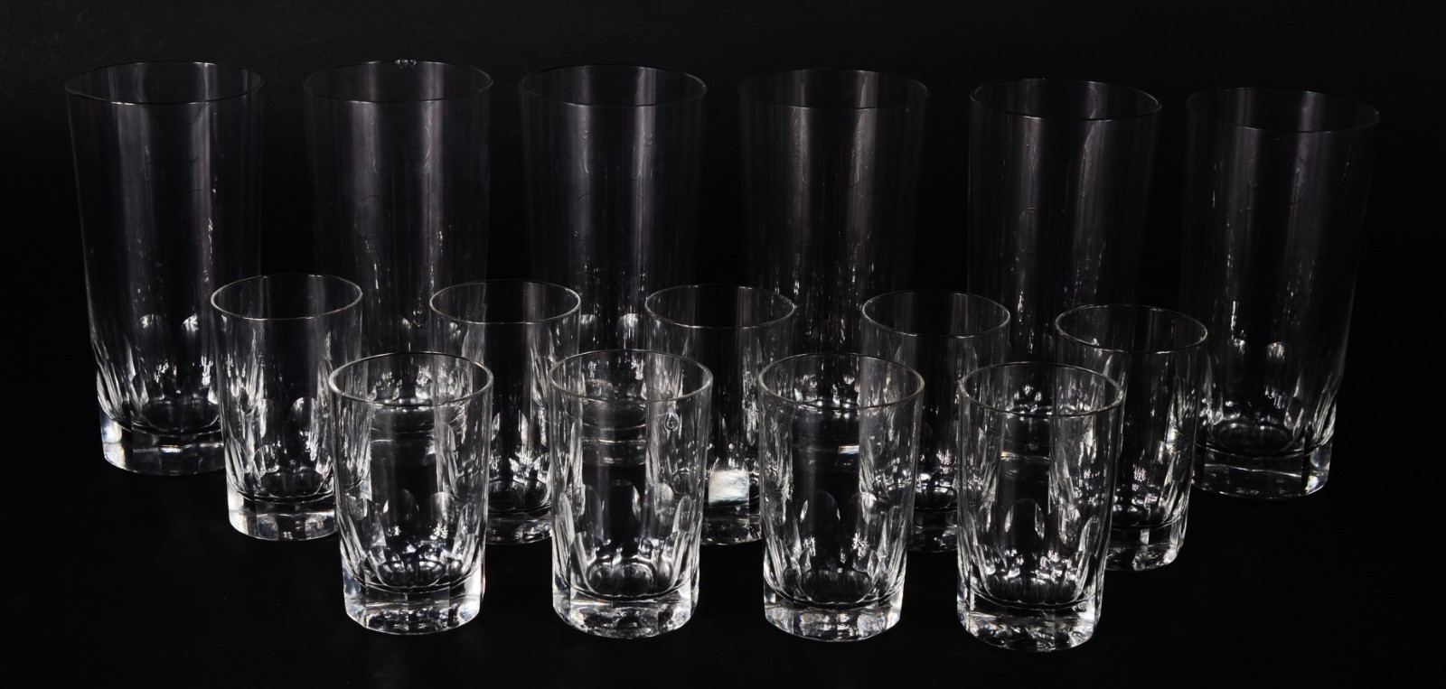 Conjunto com 6 copos longos e 9 copos para batida de cristal com... - foto 1 de 4