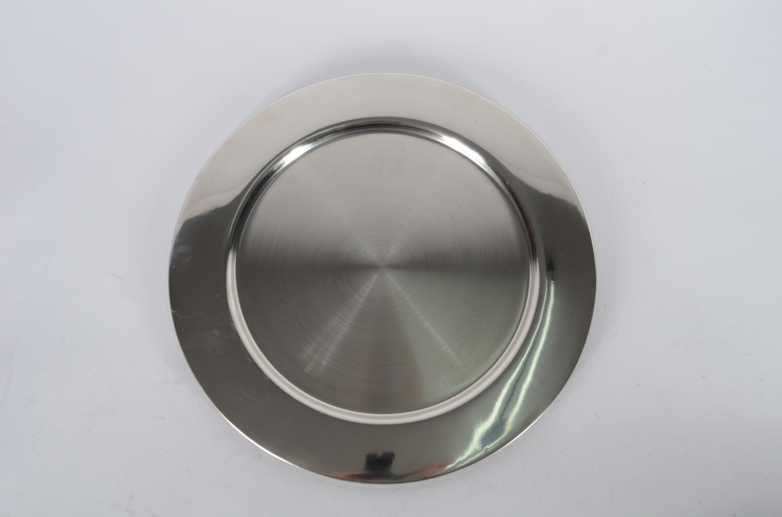 Diversas peças de metal prateado, sendo: 2 bandejas com alças, 11... - foto 4 de 4