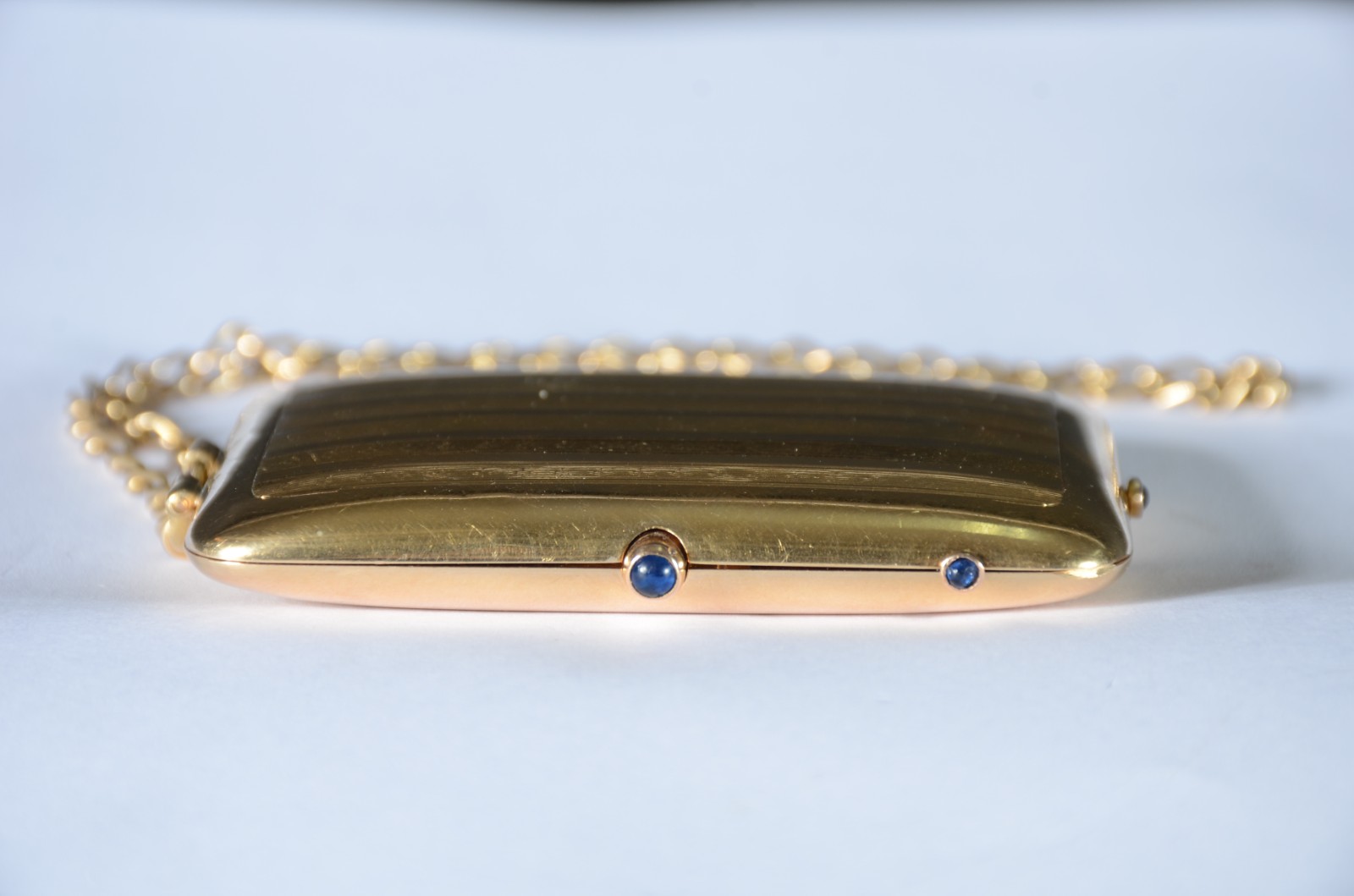 Elegante bolsa "menudiere" do tipo trousse de ouro 18 k., com... - foto 4 de 11