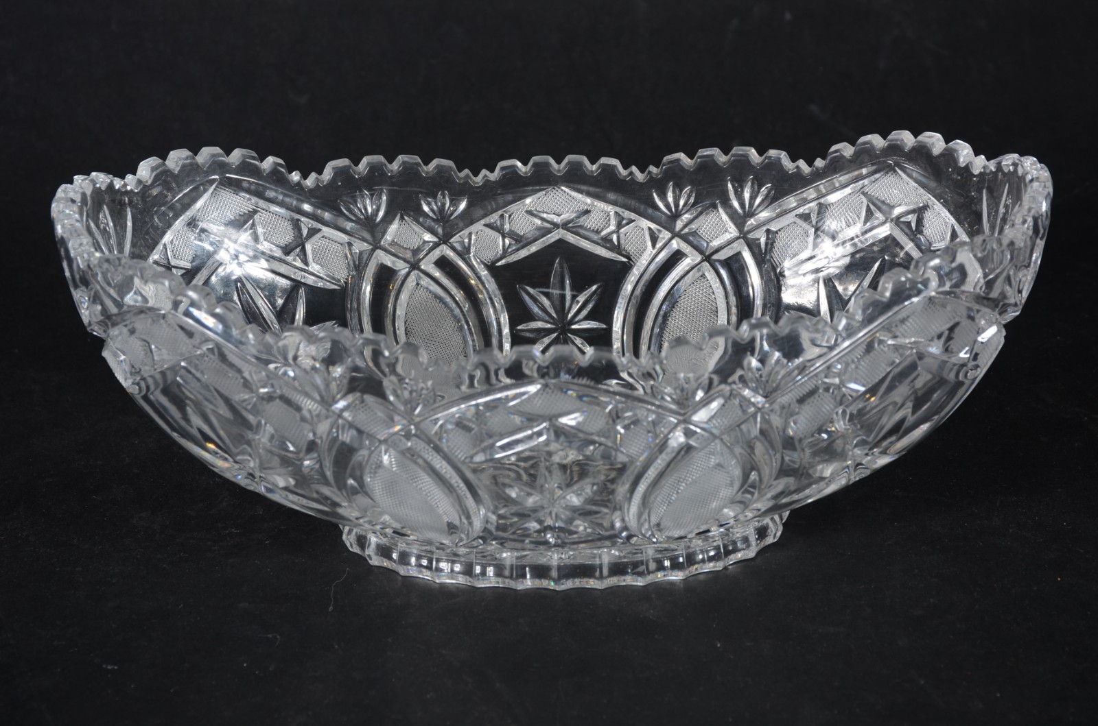 Fruteira de cristal tcheco lapidado. - foto 1 de 2