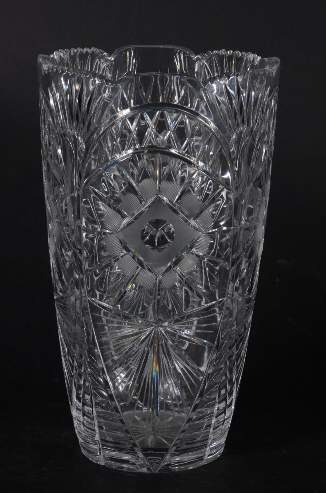Vaso de cristal tcheco lapidado. - foto 1 de 6