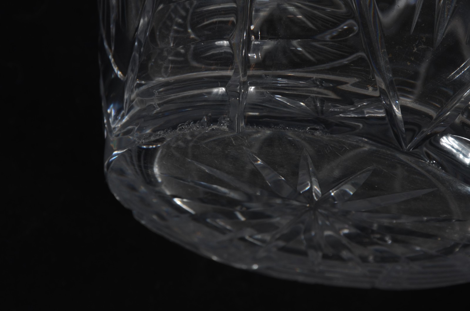 Vaso de cristal tcheco lapidado. - foto 4 de 6