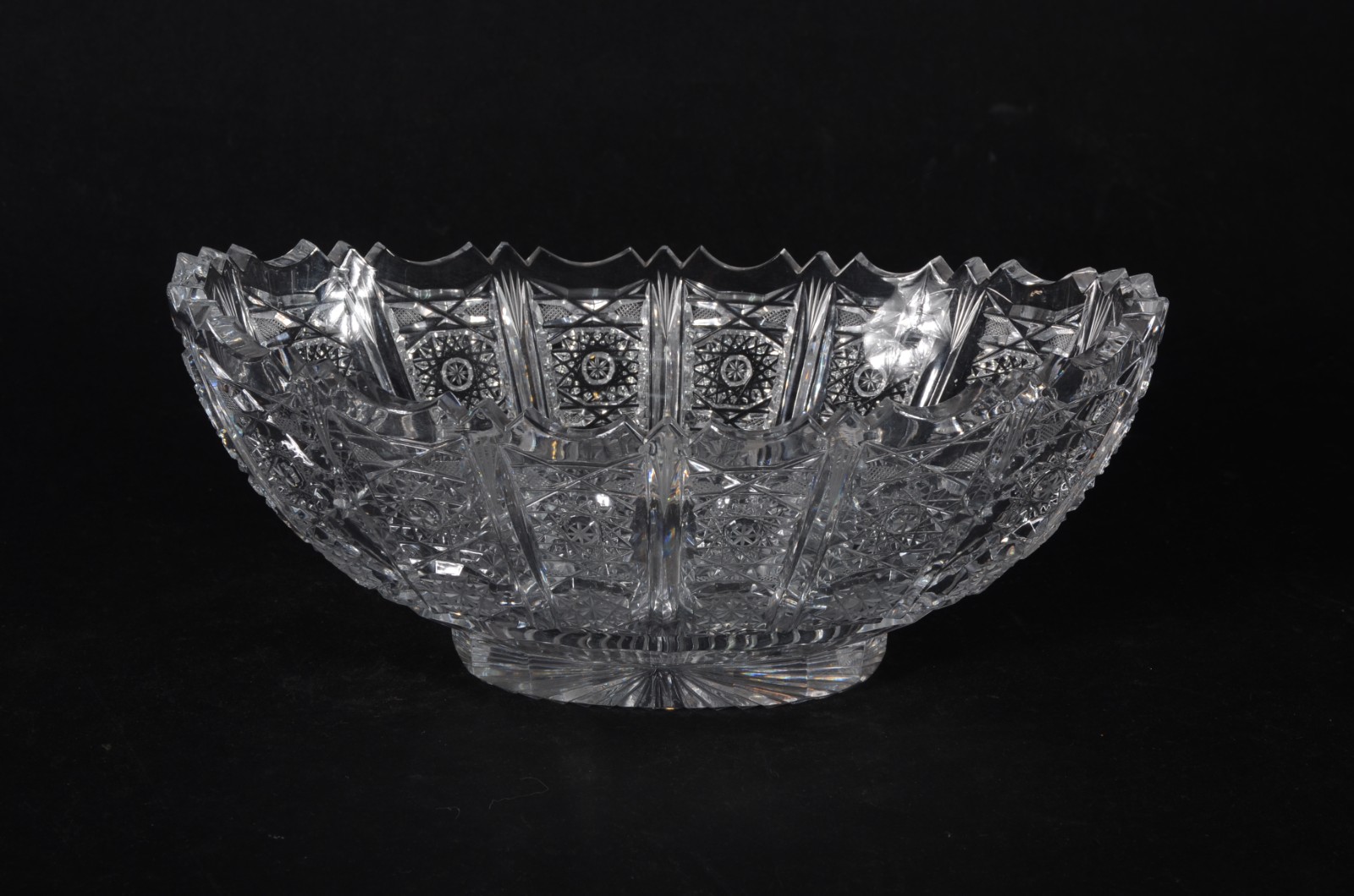 Fruteira de cristal tcheco lapidado. - foto 1 de 3