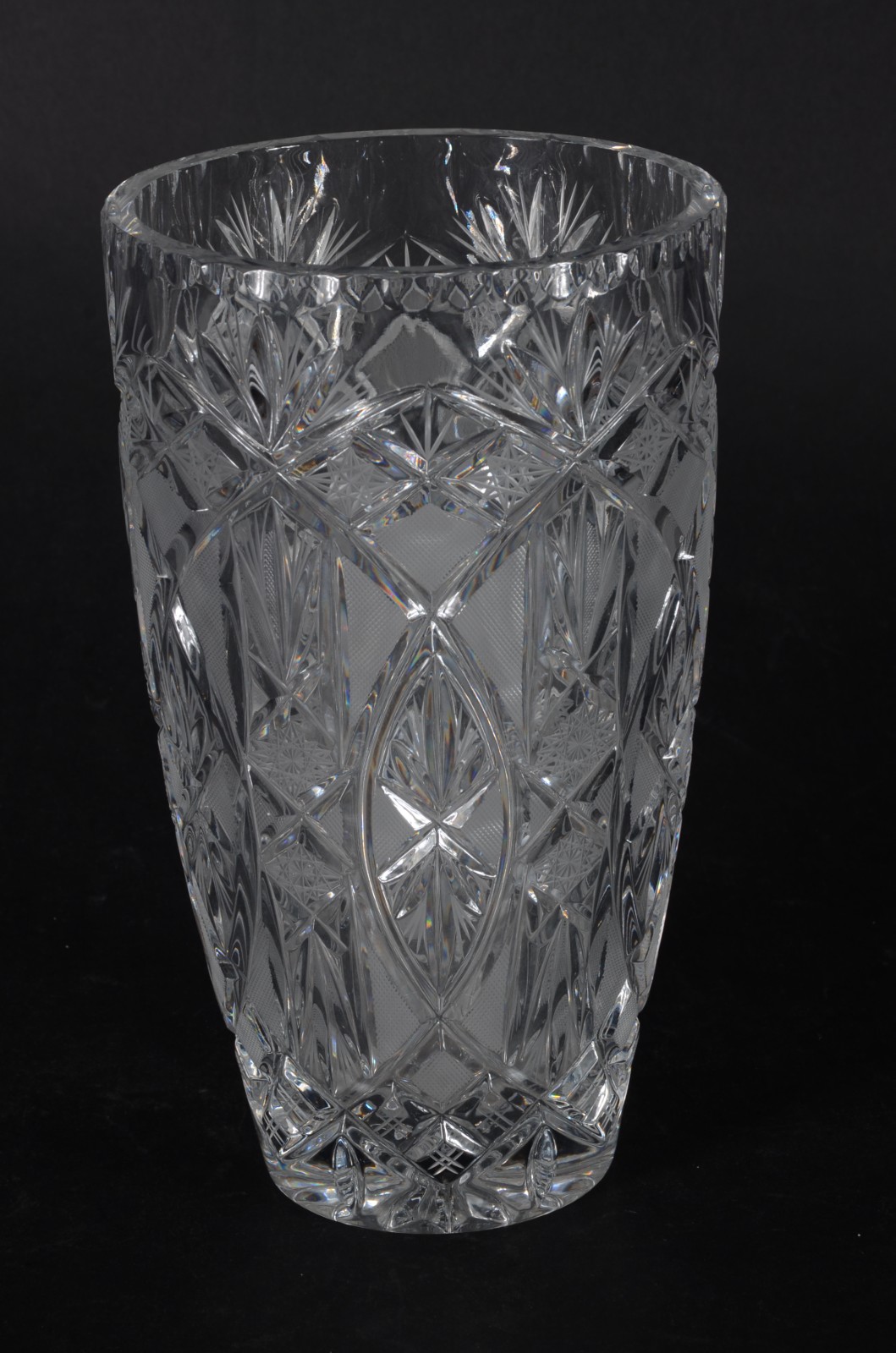 Vaso de cristal tcheco lapidado. - foto 2 de 3