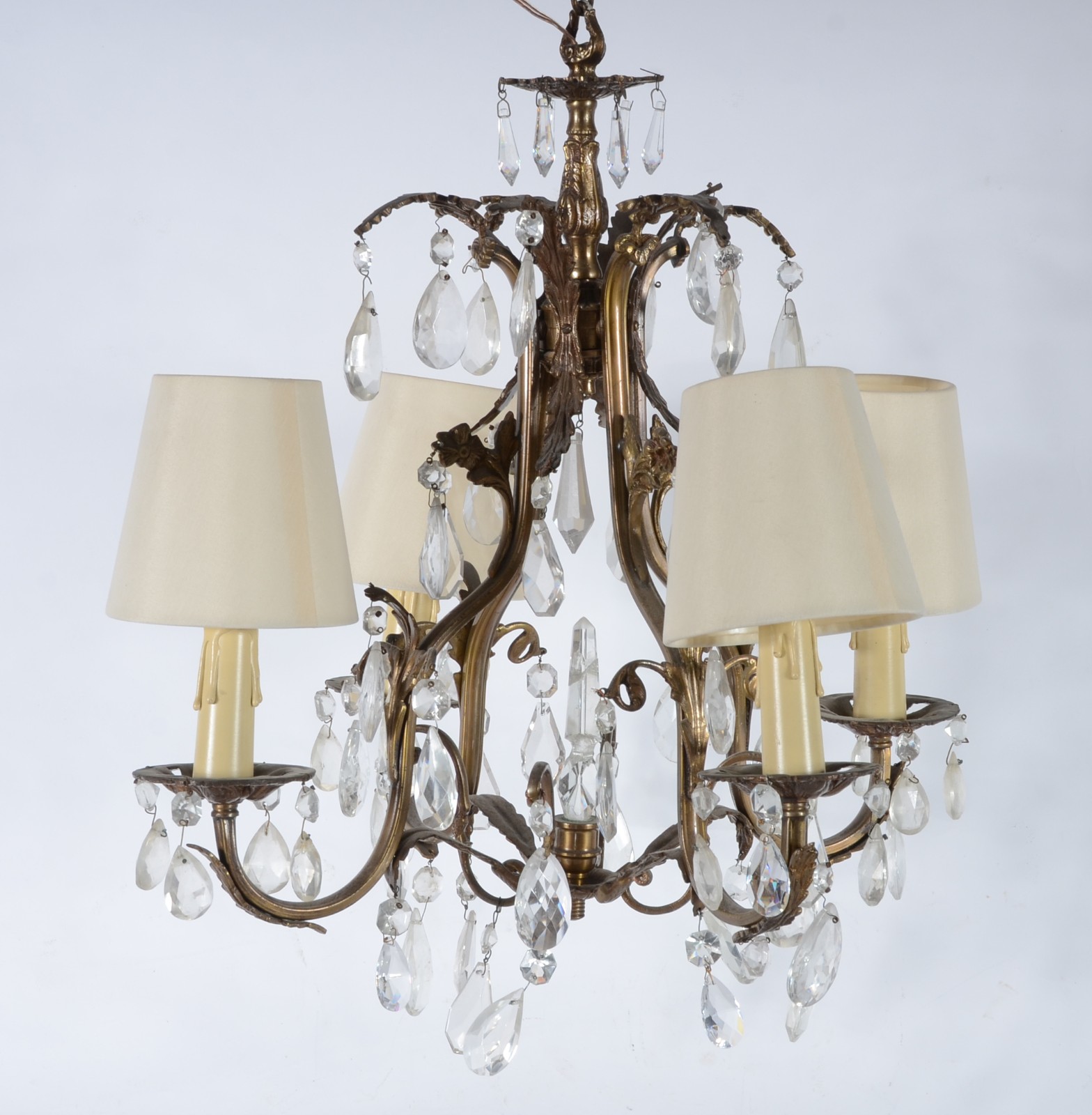 Lustre para 4 luzes com pingentes lapidados. - foto 1 de 2