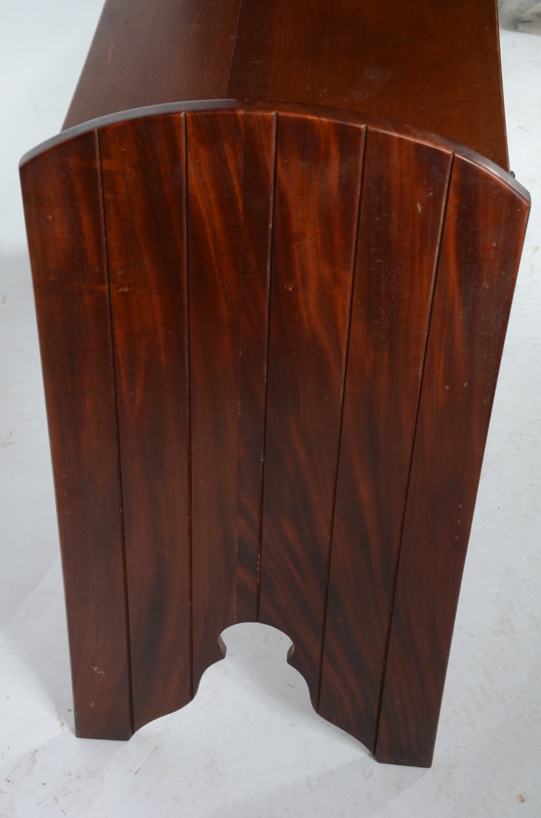 Mesa para telefone de madeira nobre com assento estofada com duas... - foto 4 de 7