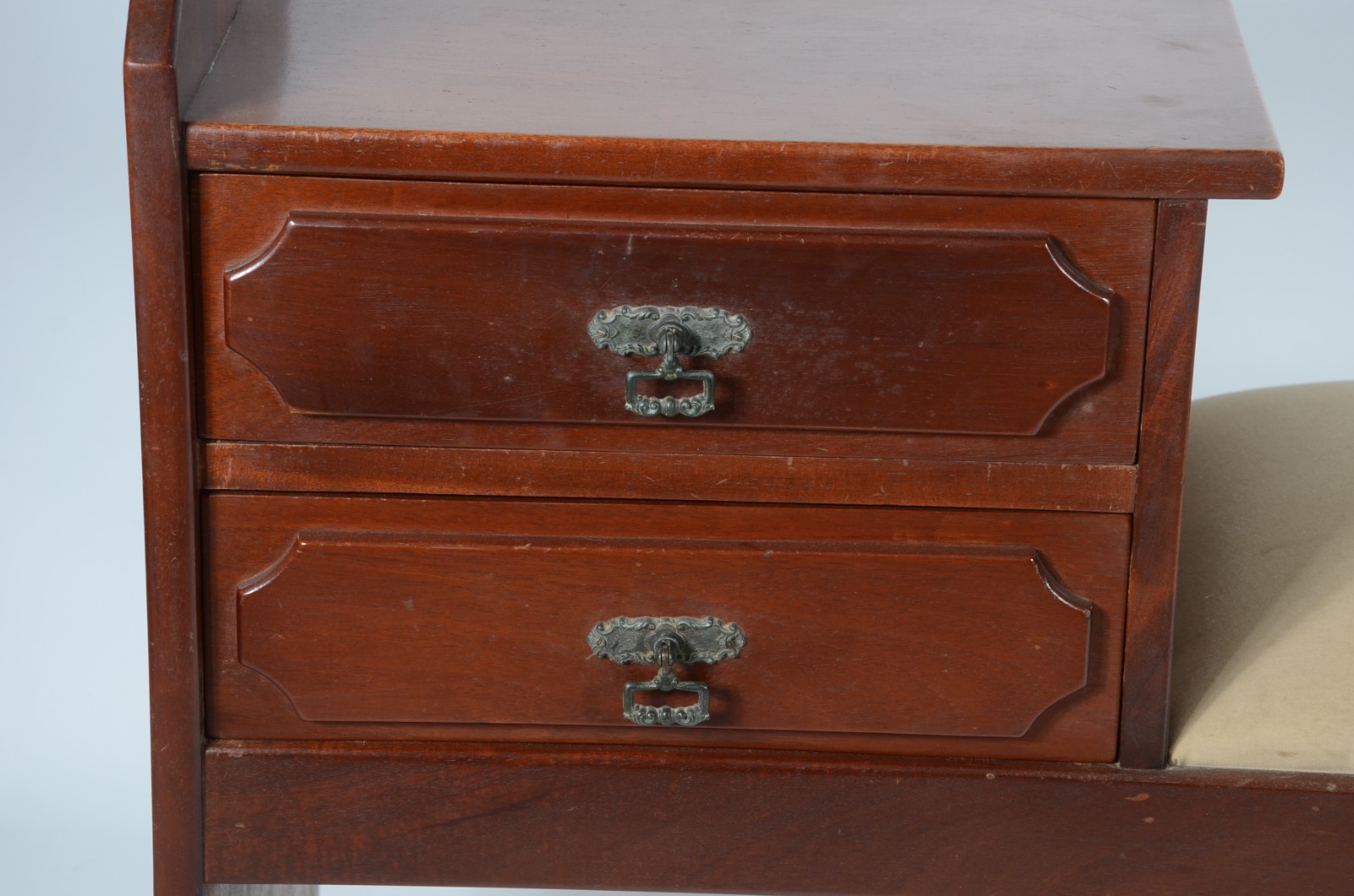 Mesa para telefone de madeira nobre com assento estofada com duas... - foto 5 de 7