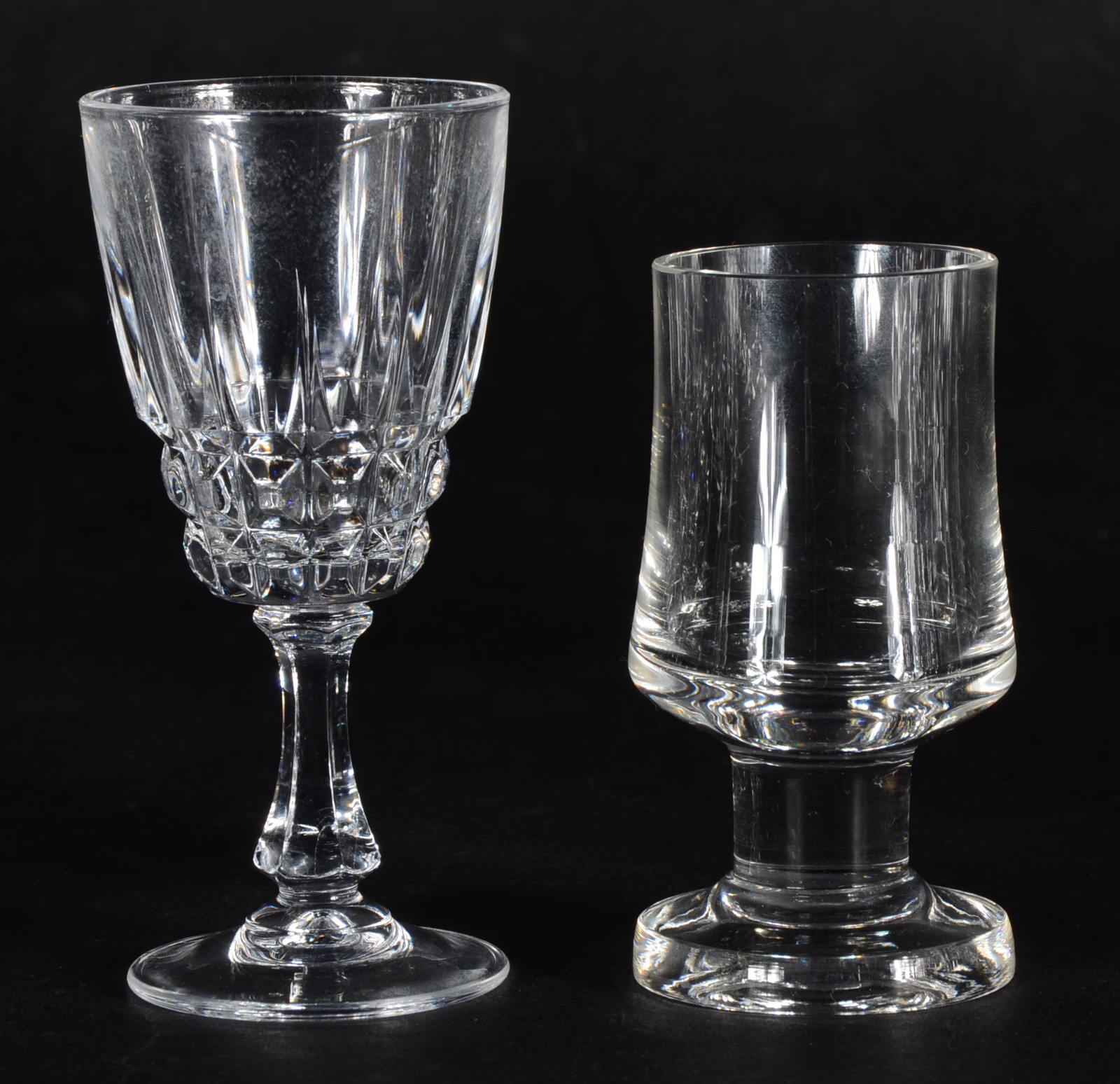Serviço de cristal francês D'arques, composto de: 6 taças para água... - foto 4 de 4