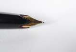 Montblanc (1906),  - Caneta tinteiro, vintage, corpo em resina com detalhes revestidos em ouro, pena em ouro 14 k. Década de 50. Fabricada na Alemanha.
