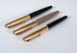 PARKER,  - Três canetas Parker americanas com tampas folheadas á ouro.