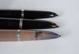 PARKER,  - Três canetas Parker americanas com tampas folheadas á ouro.