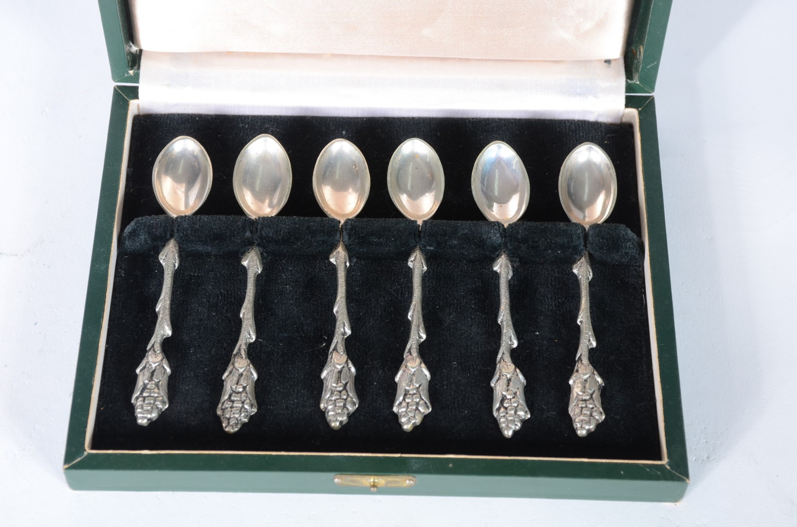 Conjunto com 6 colheres para café de prata, contraste 833 mls. Peso... - foto 4 de 5