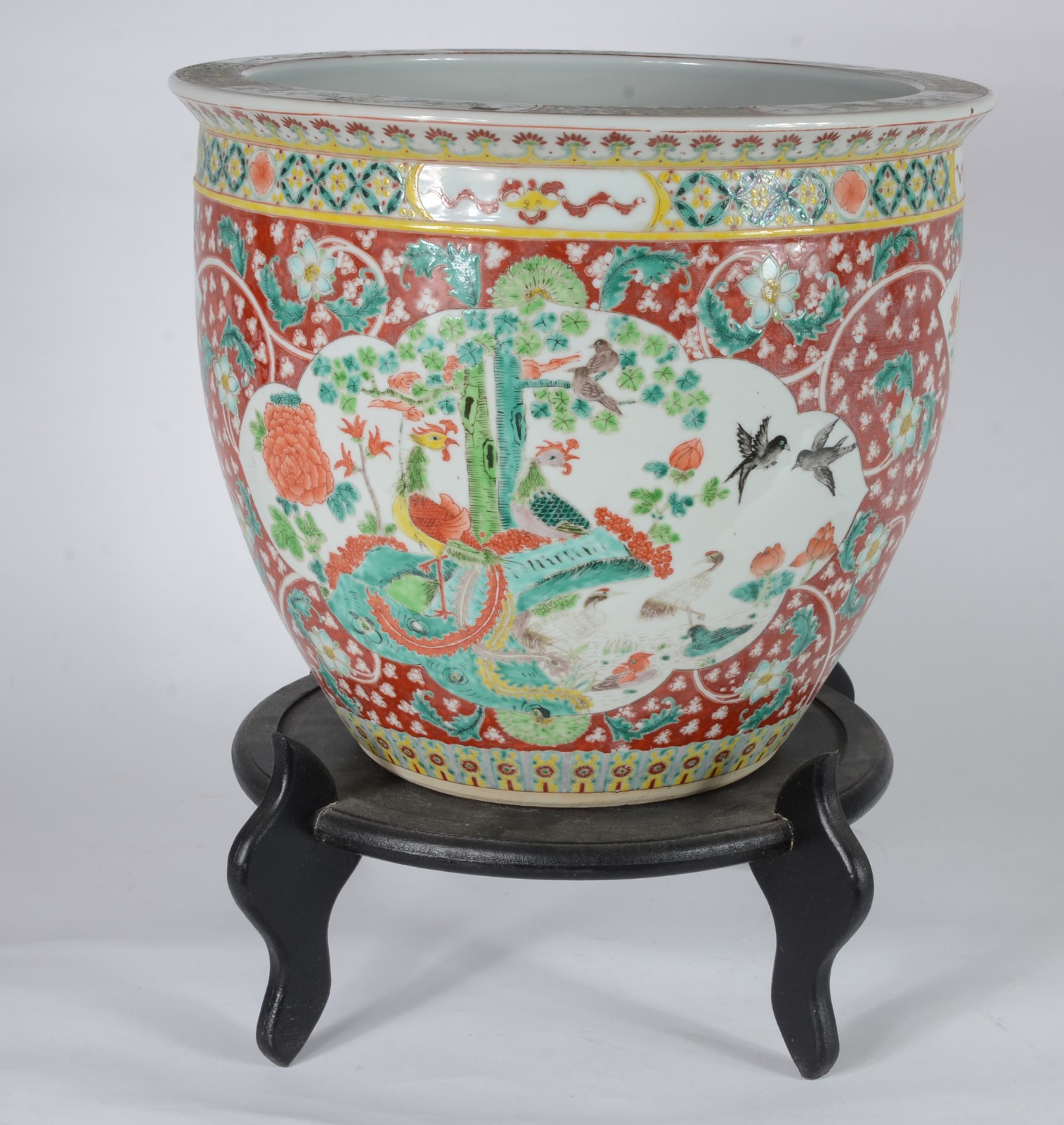 Cachepot de porcelana chinesa decorado com pássaros e flores em... - foto 1 de 4