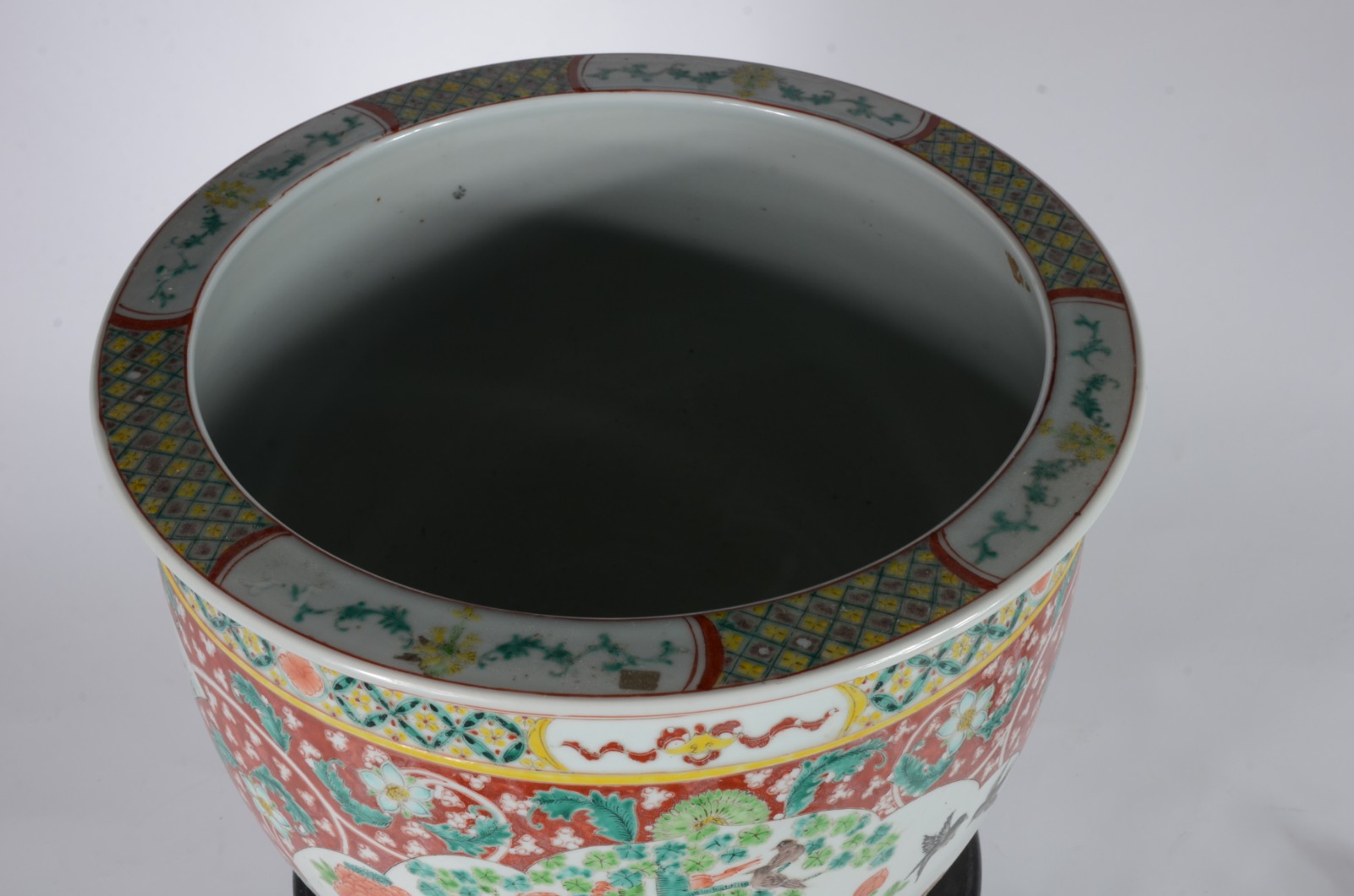 Cachepot de porcelana chinesa decorado com pássaros e flores em... - foto 3 de 4