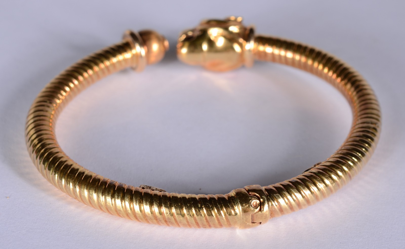 Pulseira/bracelete de ouro 18 k., decorada com figura de pantera... - foto 3 de 5