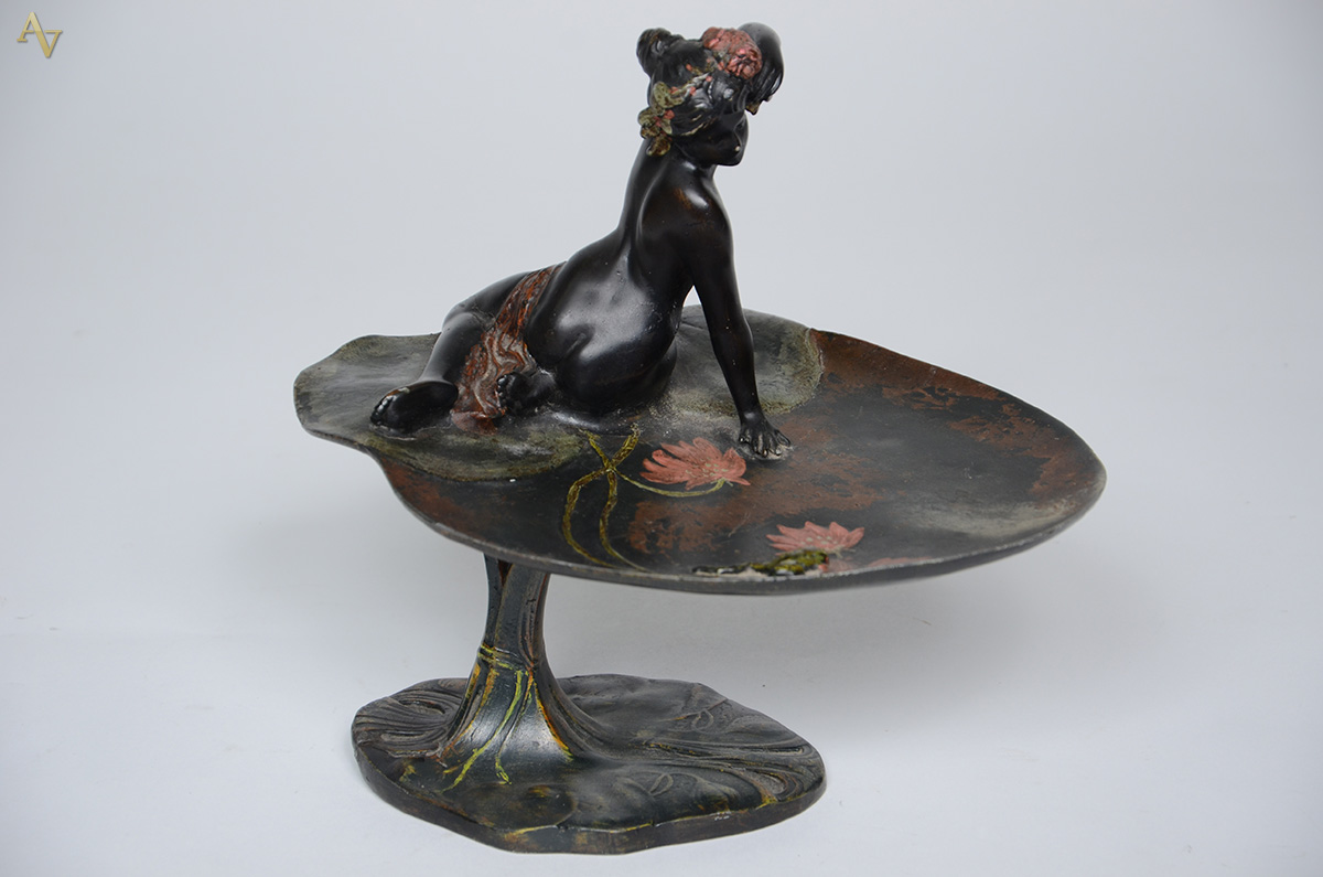 Porta cartão art nouveau com figura feminina. Altura 24 cm. - foto 1 de 2