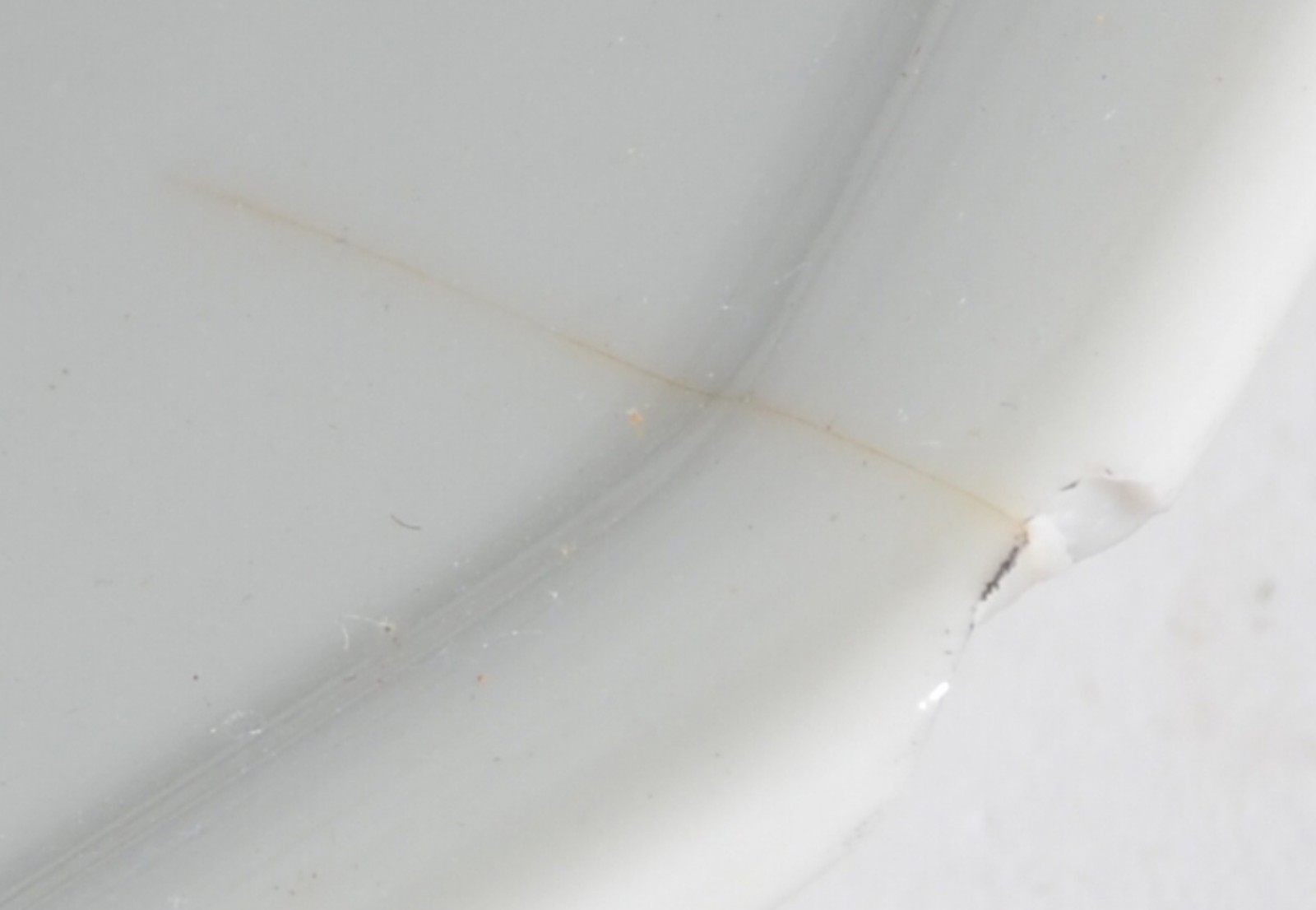 Aparelho de jantar de porcelana Polovi, feitio oitavado na cor branca... - foto 5 de 8