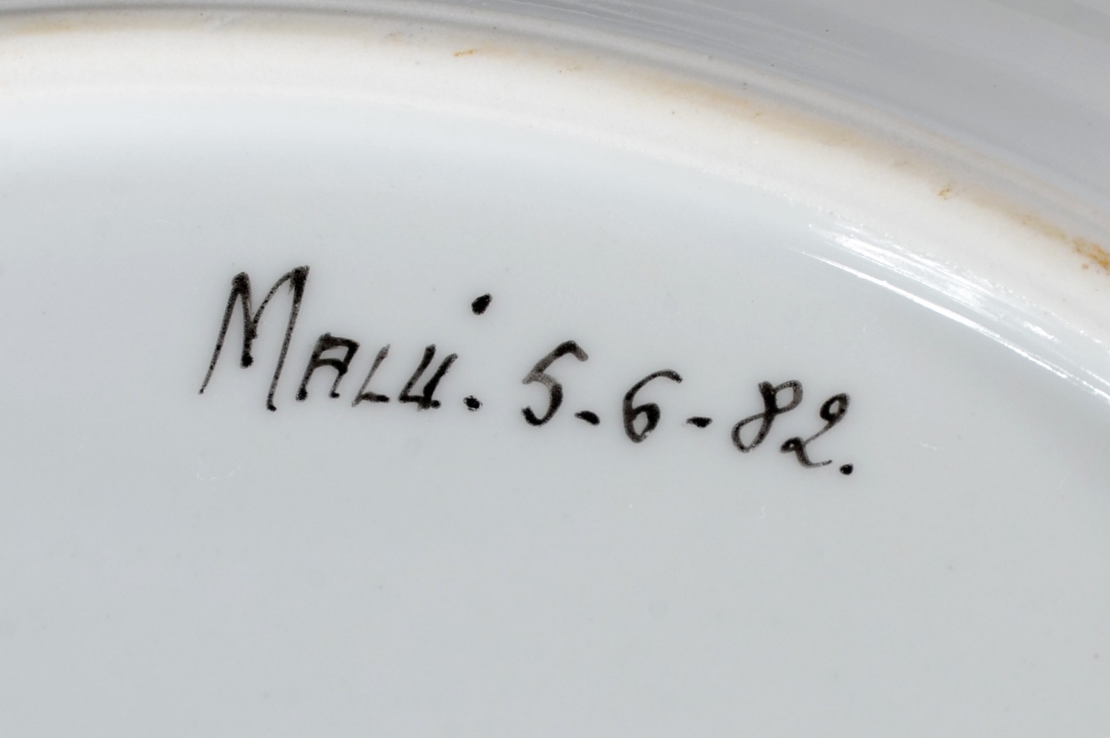 Aparelho de jantar de porcelana Polovi, feitio oitavado na cor branca... - foto 6 de 8