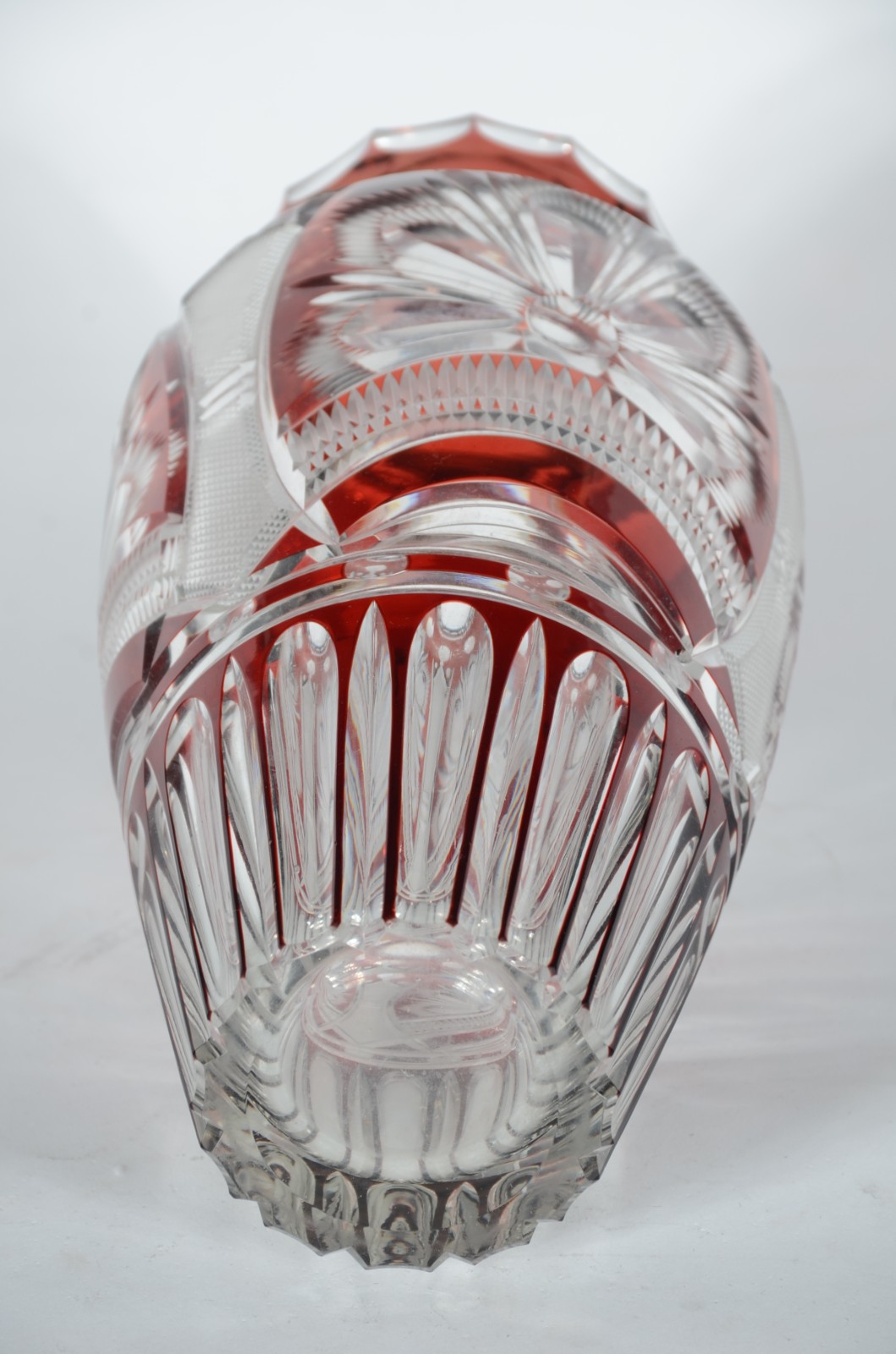 Vaso de cristal europeu doublé rubi lapidado. - foto 3 de 3