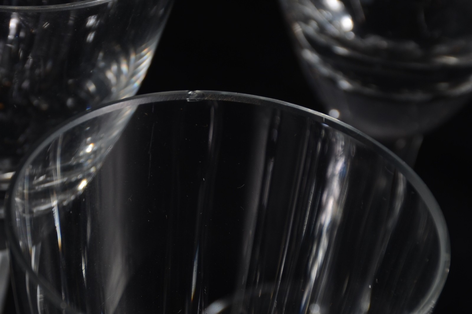 Serviço de cálices de cristal, composto de: 9 taças champagne, 10... - foto 3 de 4