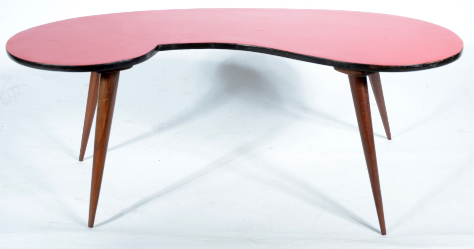 Mesa de madeira nobre feitio "feijão", tampo na cor vermelha, pés... - foto 2 de 5
