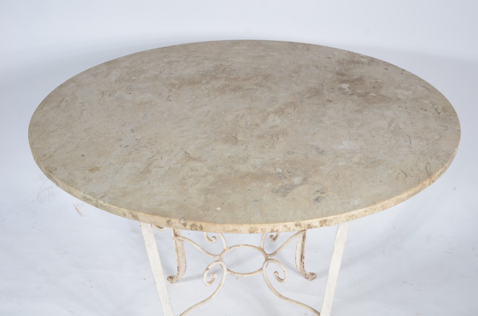 Mesa para jardim de metal pintada de branco, tampo de mármore... - foto 2 de 6