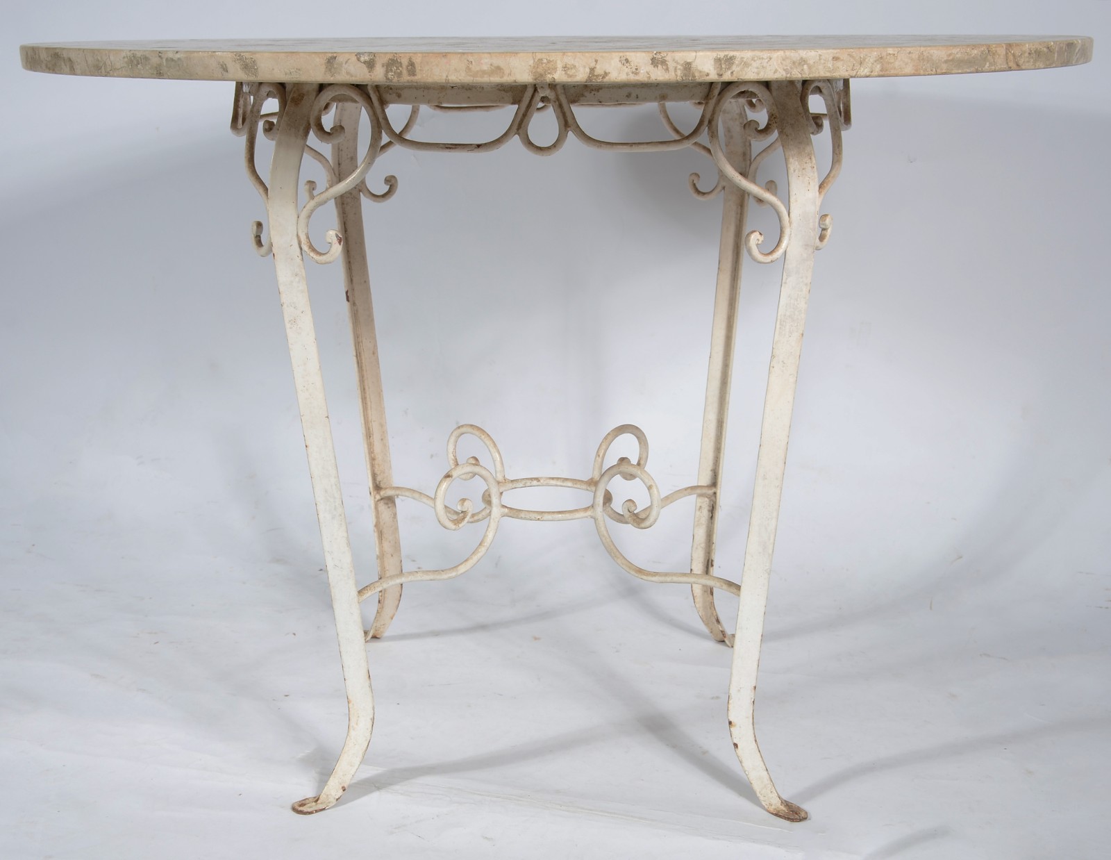 Mesa para jardim de metal pintada de branco, tampo de mármore... - foto 4 de 6