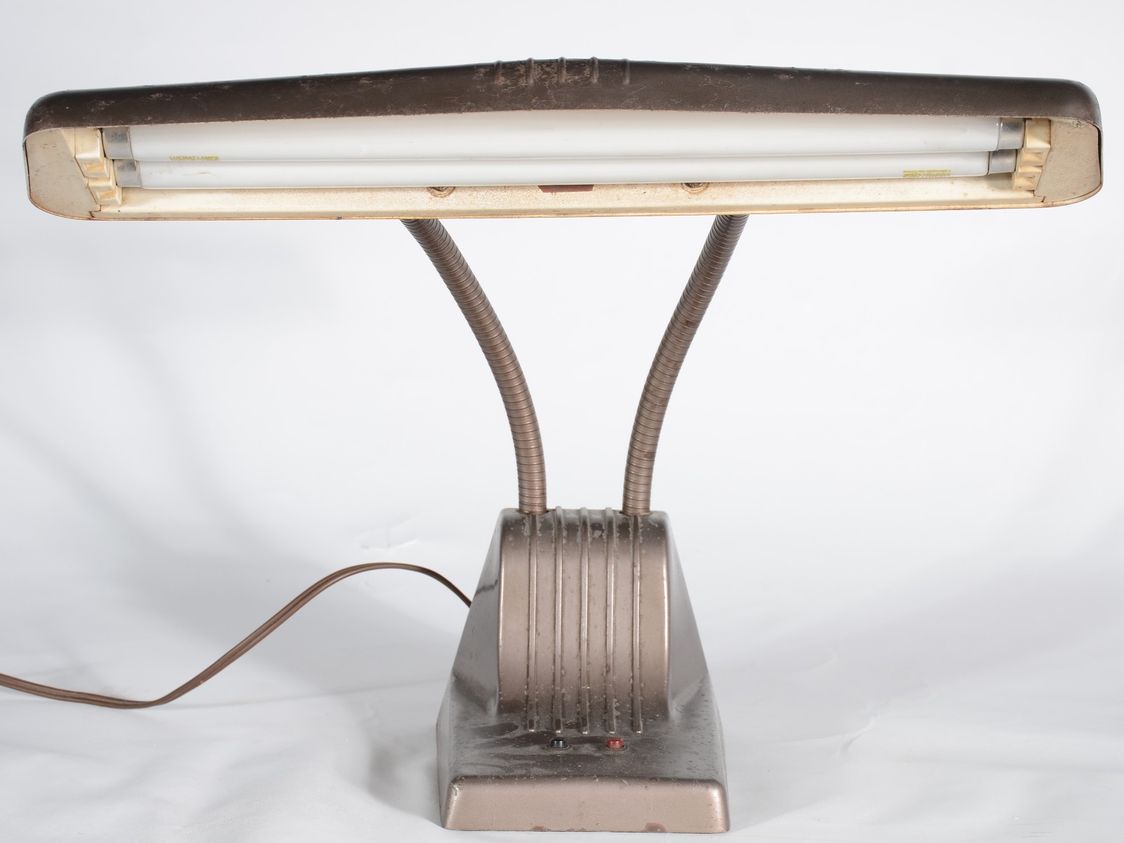 Luminária de metal para mesa de escritório, estilo "xerife". Anos... - foto 3 de 7