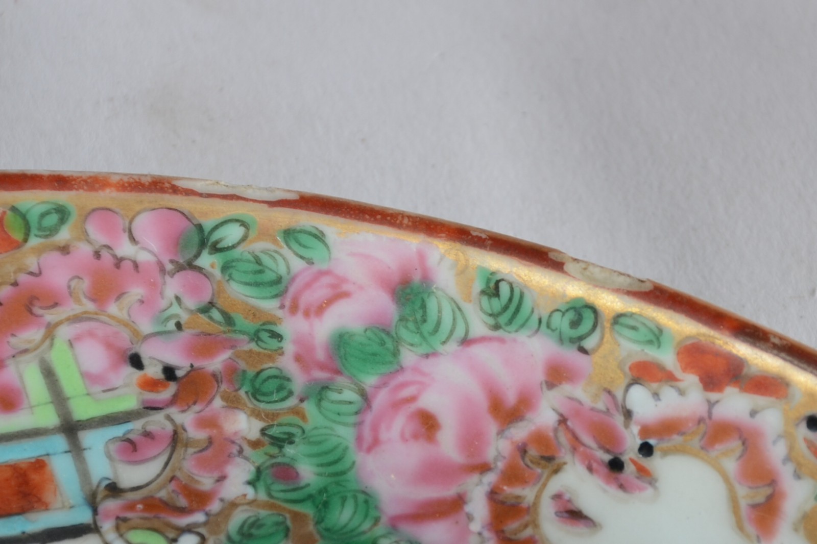 Três pratos diversos de antiga porcelana oriental (pequenos lascados... - foto 7 de 8
