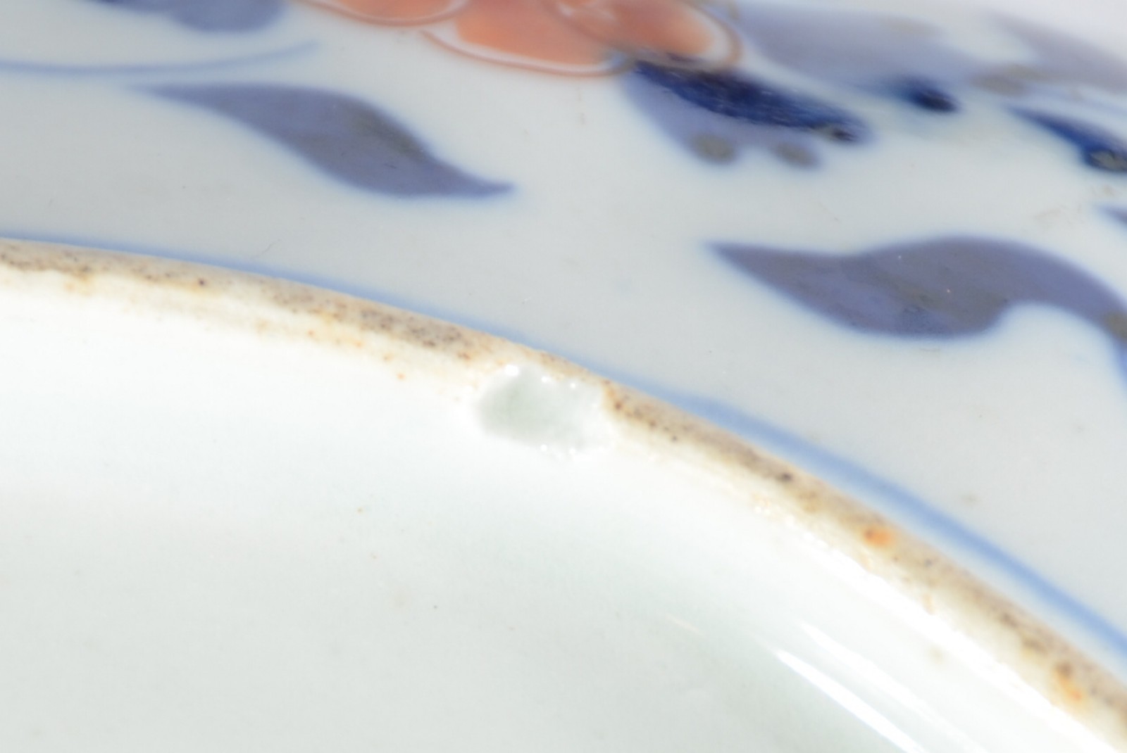 Três pratos diversos de antiga porcelana oriental (pequenos lascados... - foto 8 de 8