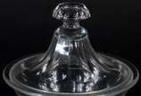 Baccarat (1764),  - Compoteira e 12 pratos de sobremesa de cristal francês Baccarat. Parte interna da tampa com "trincado".