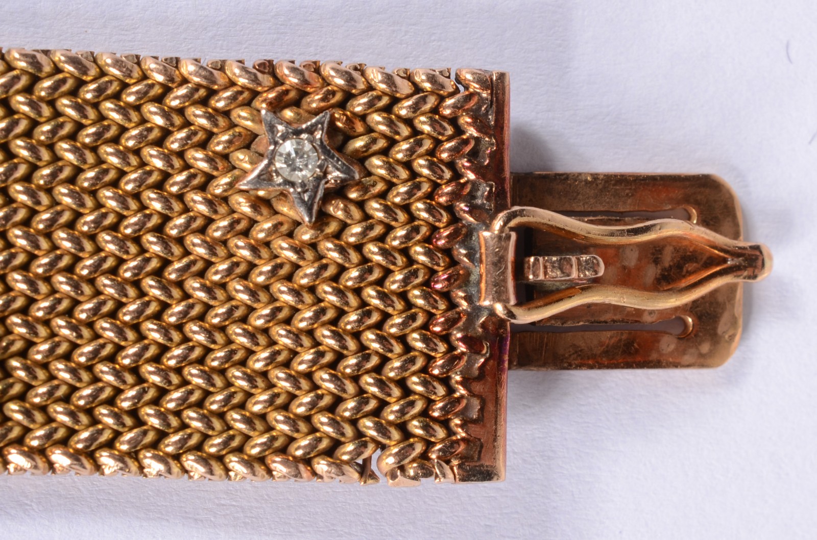 Pulseira de ouro 18 k., decorada com estrelas e brilhantes. (Por... - foto 3 de 6