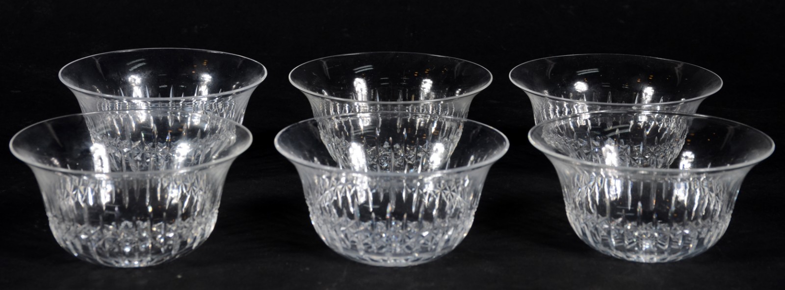 Conjunto com 6 lavandas de cristal europeu lapidado. Uma delas com... - foto 1 de 6