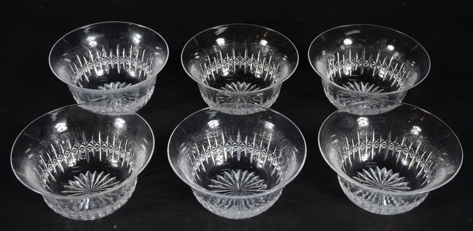 Conjunto com 6 lavandas de cristal europeu lapidado. Uma delas com... - foto 2 de 6