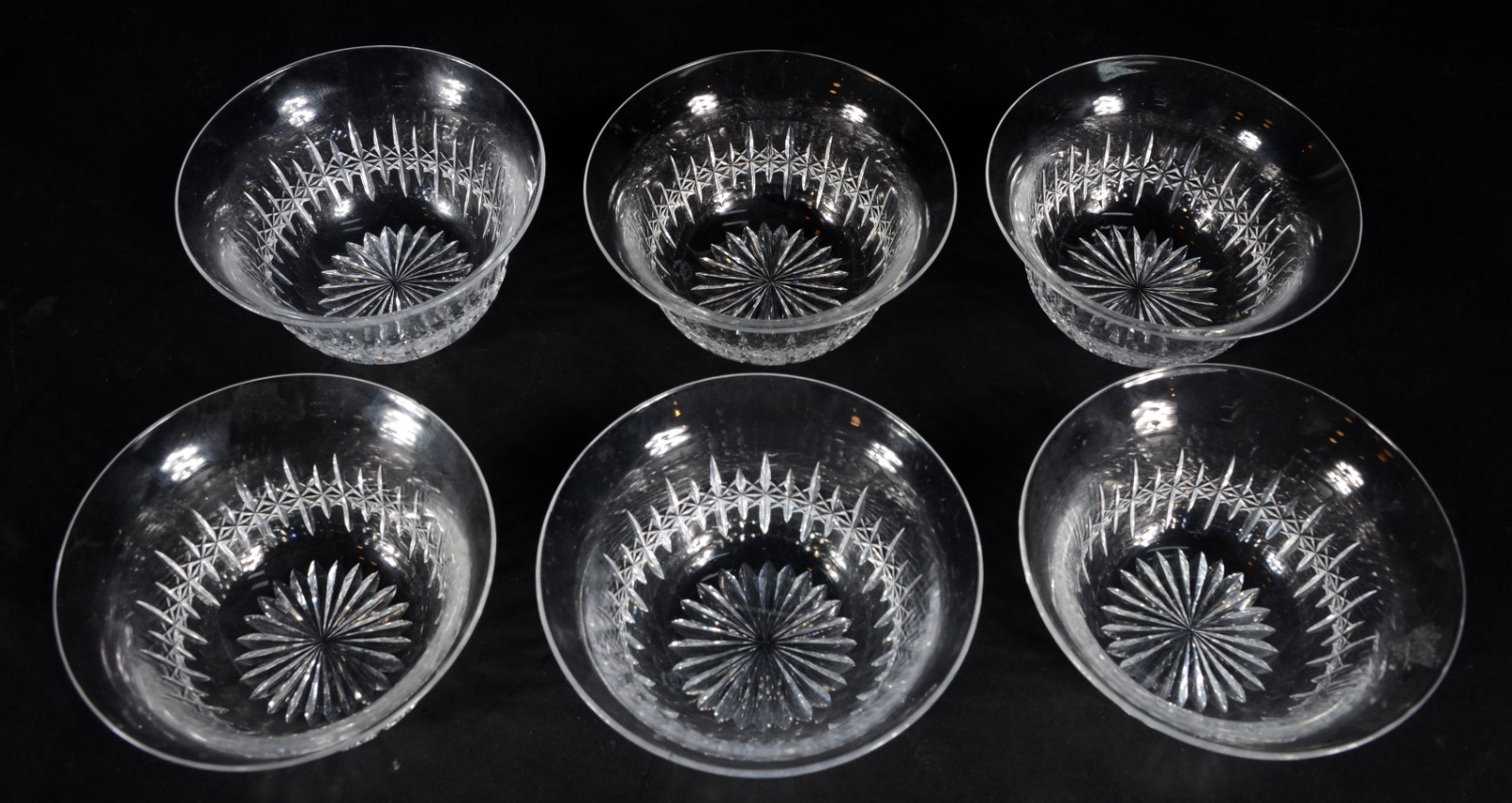 Conjunto com 6 lavandas de cristal europeu lapidado. Uma delas com... - foto 3 de 6