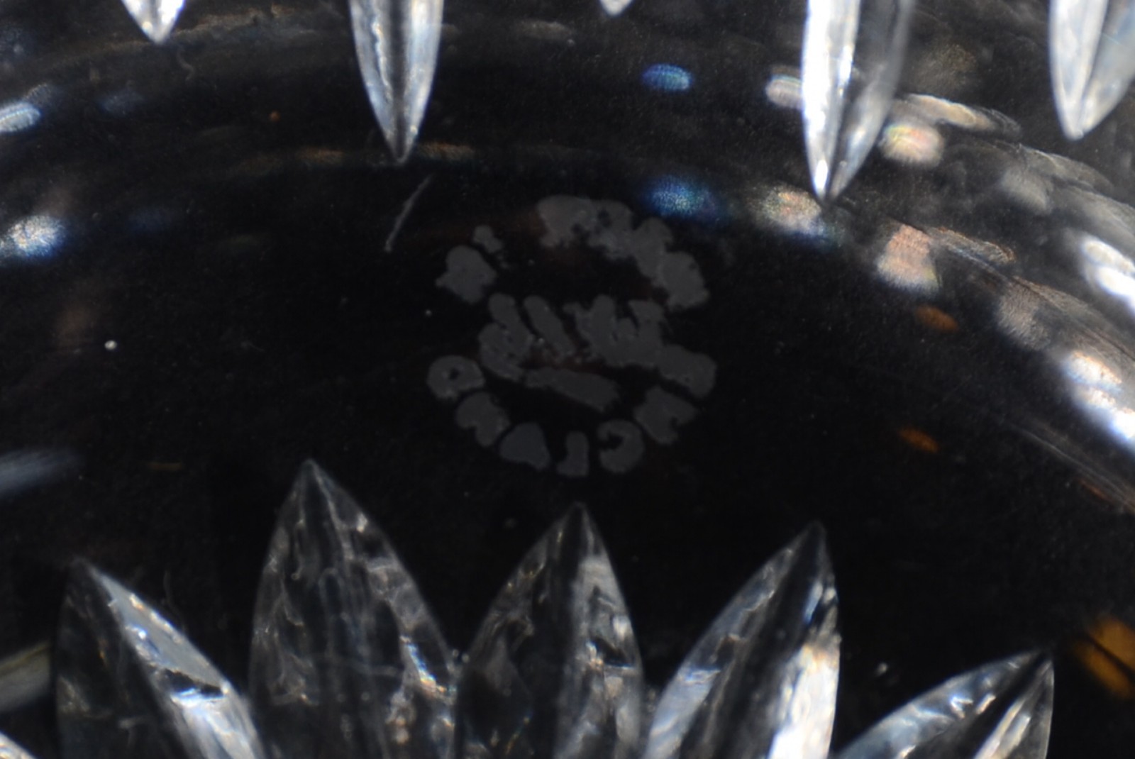 Conjunto com 6 lavandas de cristal europeu lapidado. Uma delas com... - foto 5 de 6