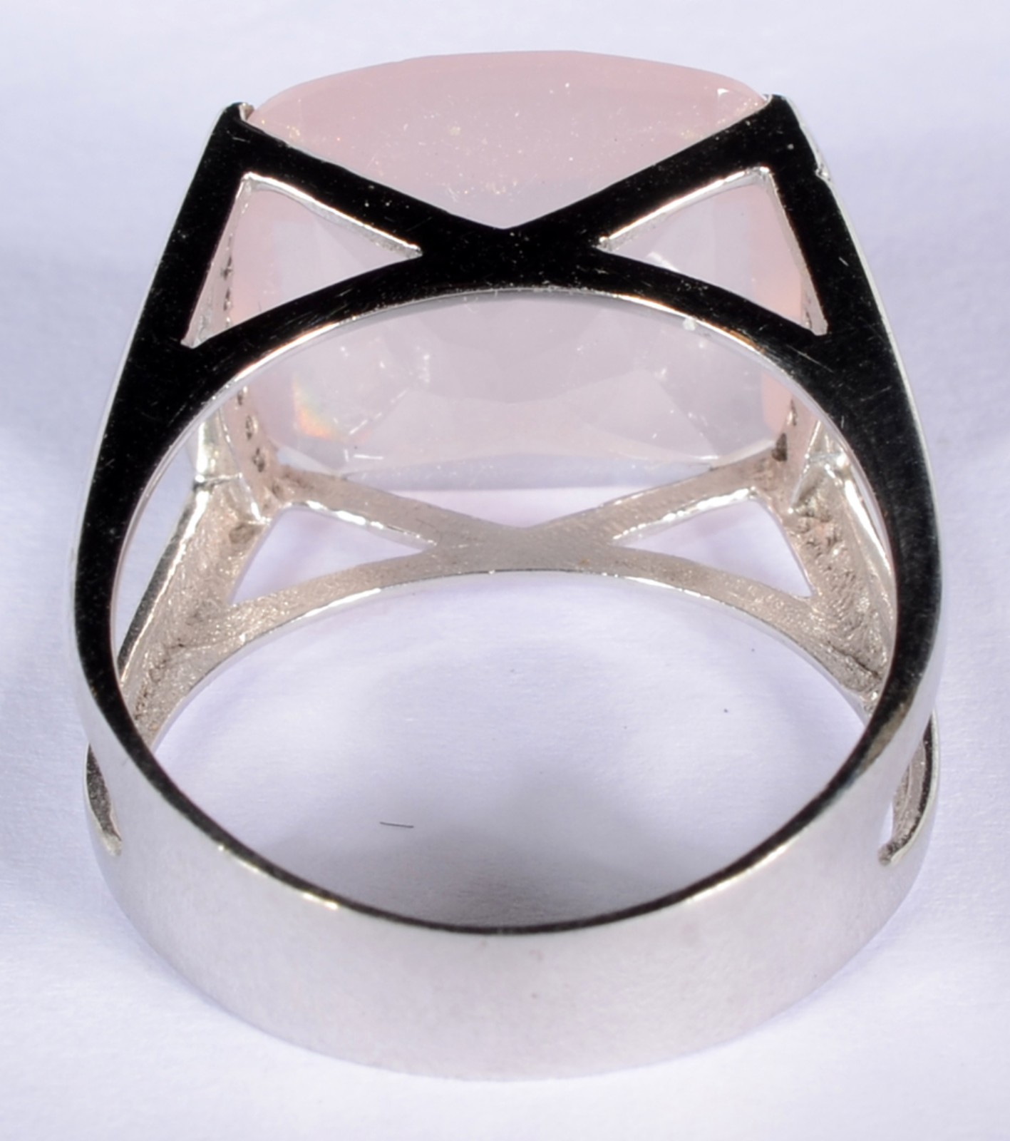 Anel de ouro branco com mini brilhantes e pedra quartz rosa. Aro 20... - foto 3 de 5