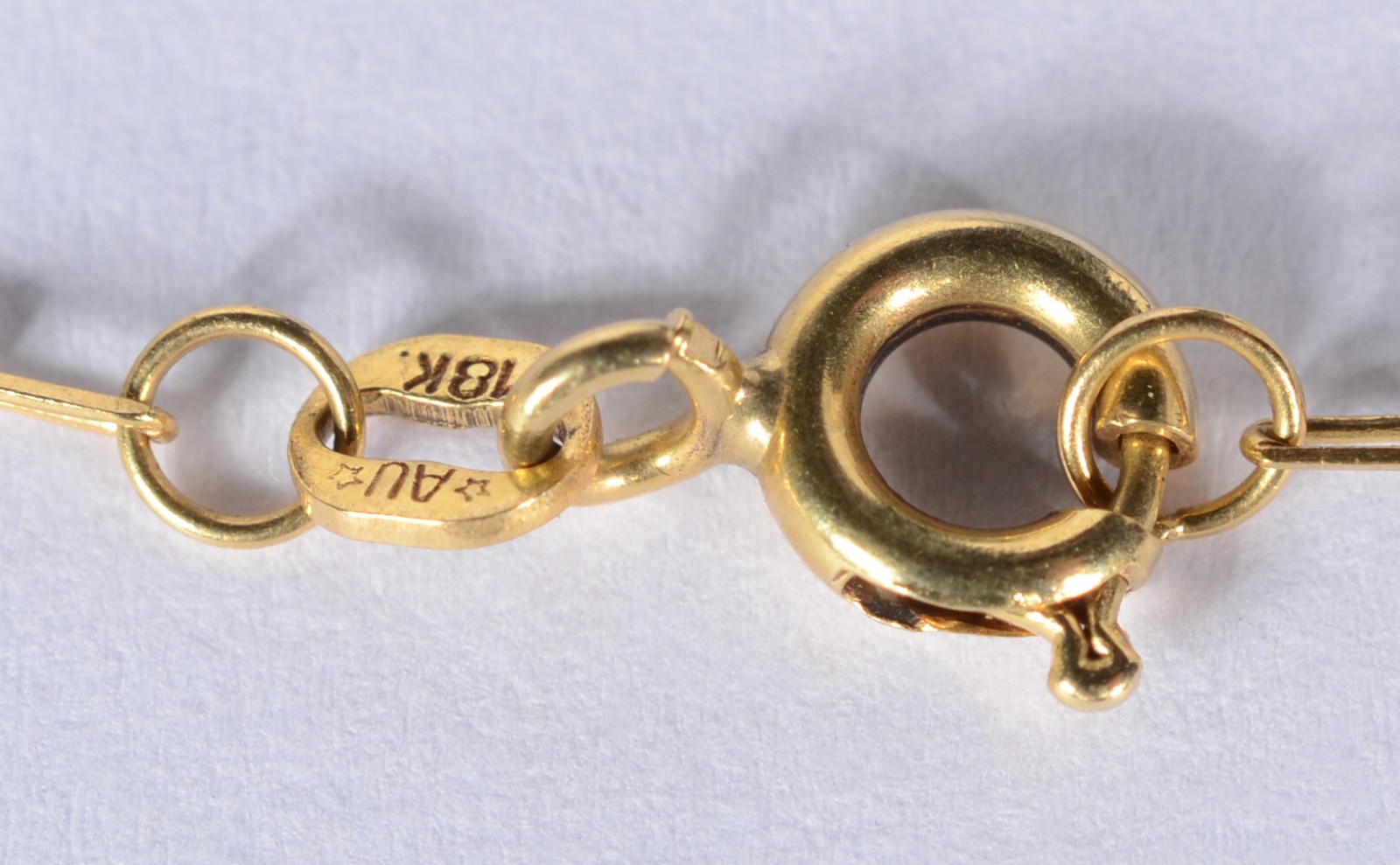 Colar com pendente na forma de elefante de ouro 18 k., contraste 750... - foto 3 de 8