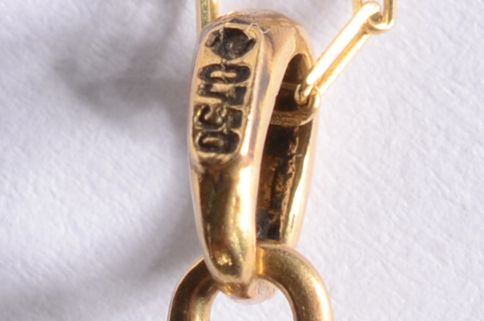 Colar com pendente na forma de elefante de ouro 18 k., contraste 750... - foto 7 de 8