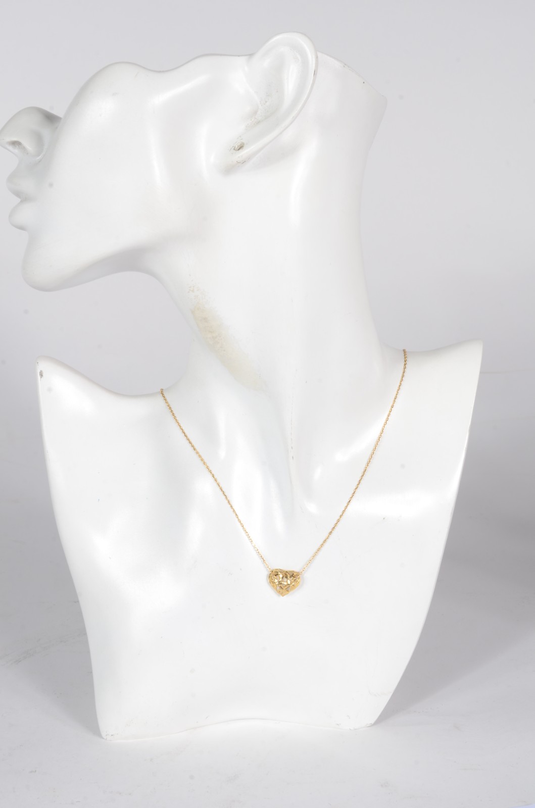 Colar de ouro 18 k., contraste 750com pendente na forma de coração... - foto 5 de 5