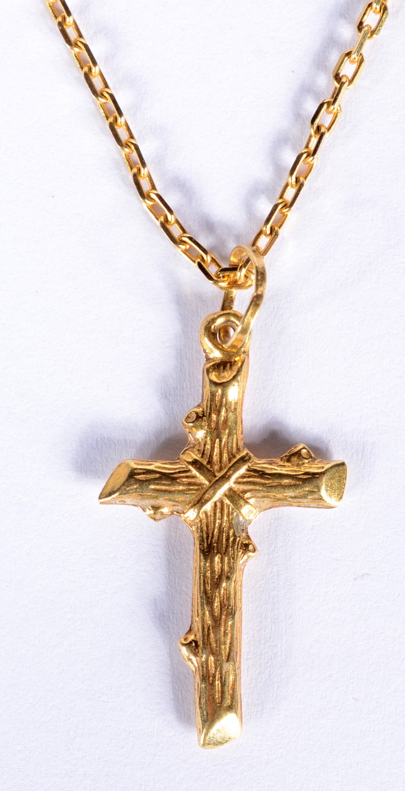 Colar com pendente na forma de cruz de ouro 18 k., contraste 750 mls... - foto 2 de 5
